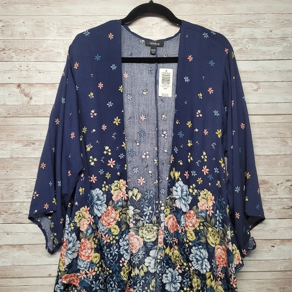 Torrid Navy floral crepe kimono - Picture 12 of 13